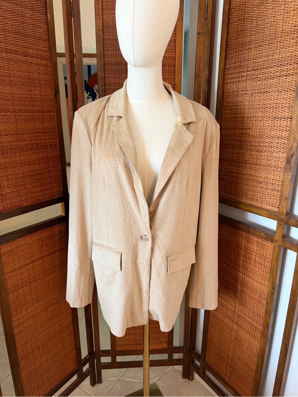 NWT Evereve Weston perforated Single-Button taupe Blazer small